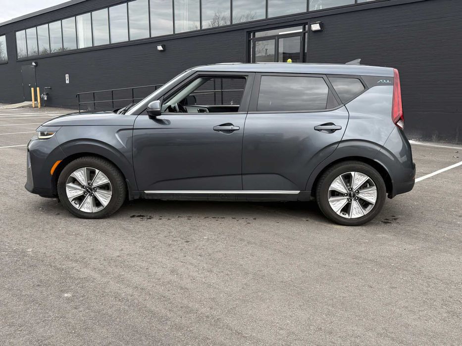 Kia Soul EV      2021