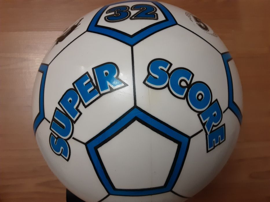 Мяч фирмы Super Score.