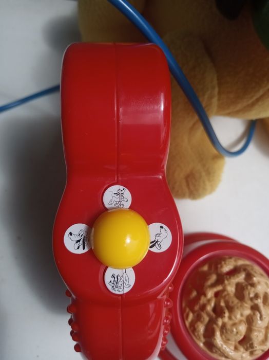 Pluto com trela da Disney