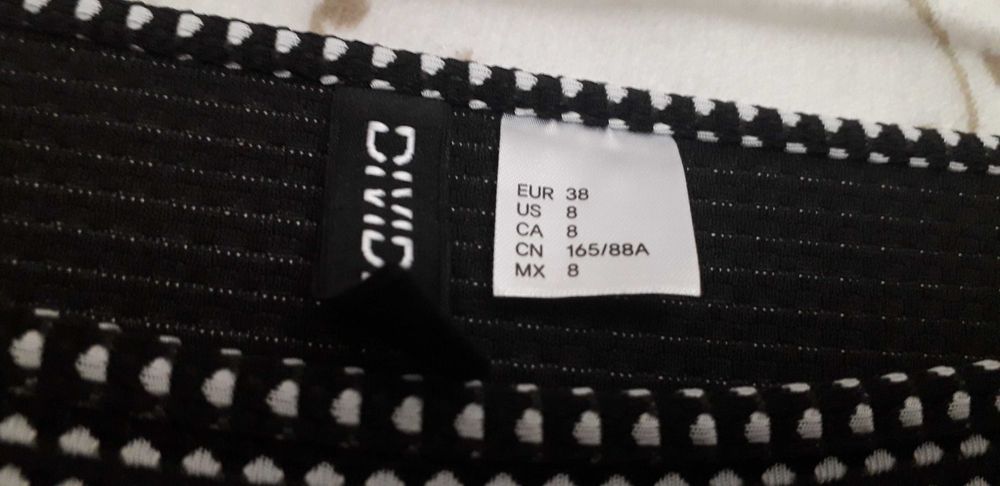 Damska sukienka w kratkę