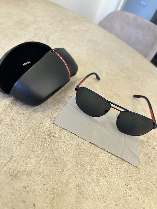 Очки “Prada SPS 53X” в полной комплектации: кейс, микрофибра.