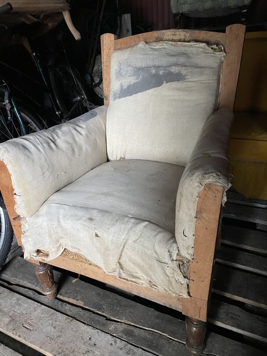 Dwa stare fotele do renowacji cena za komplet