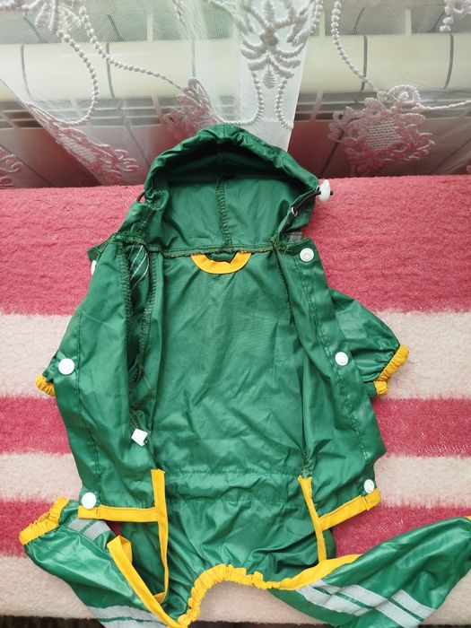 Продам дождевик для собак