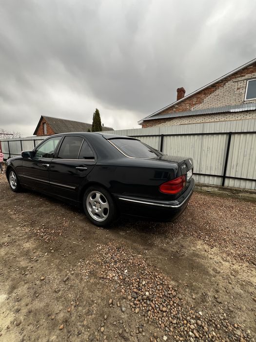 M e r s e d e s - B e n z