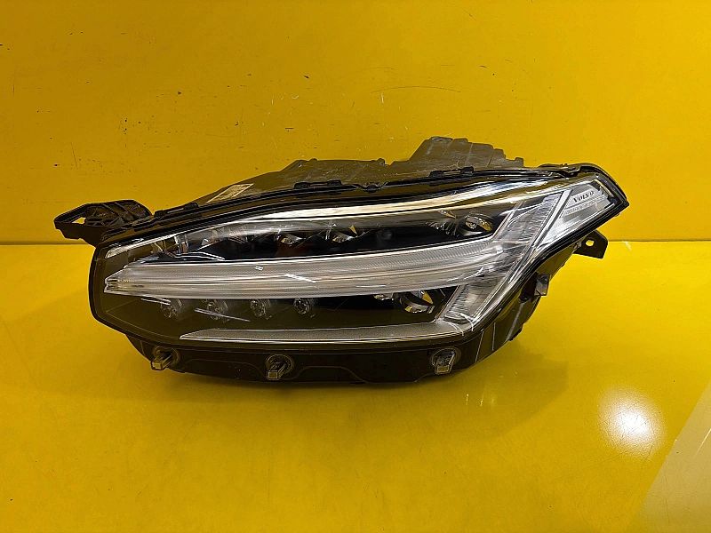 Lampa Lewa Przednia Volvo XC90 Led