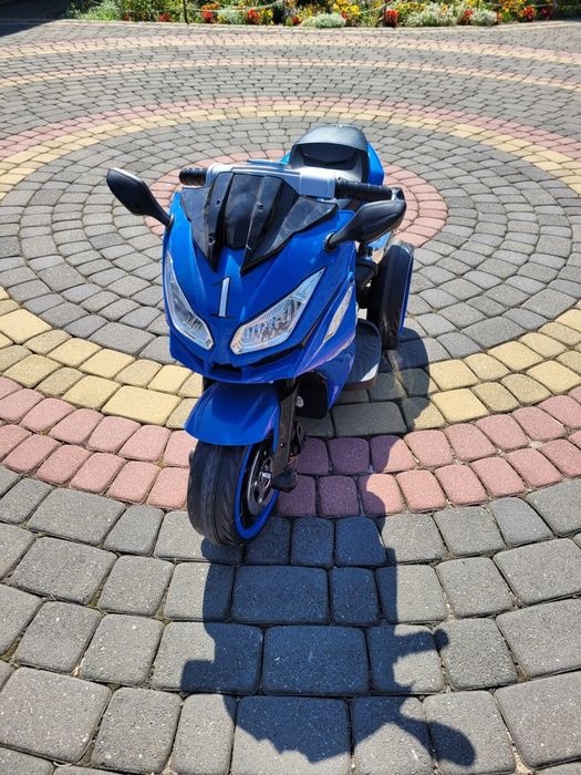 Motorek na akumulator niebieski