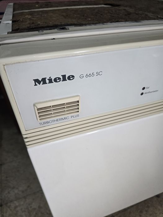 Máquina de lavar loiça Miele