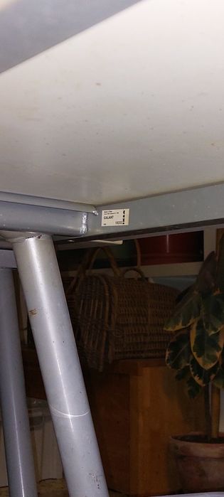 2 Secretárias IKEA GALANT 140×80 cm — altura regulável — 50€/cada