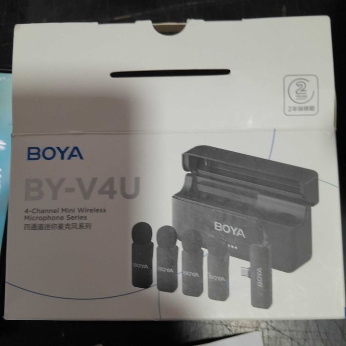 Бездротова петлична мікрофонна система BOYA BY-V4U (4 канальні мікрофони)
