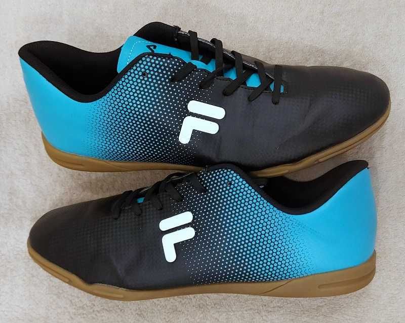 Кросівки     Fila