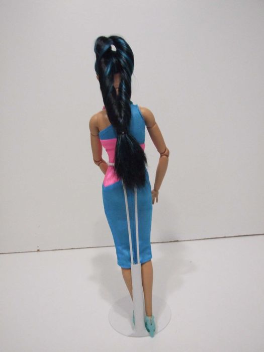 lalka Barbie Mattel made to move mtm ze stojakiem