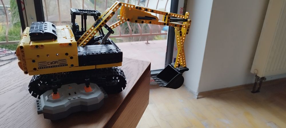 Sprzedam klocki CaDA deTech