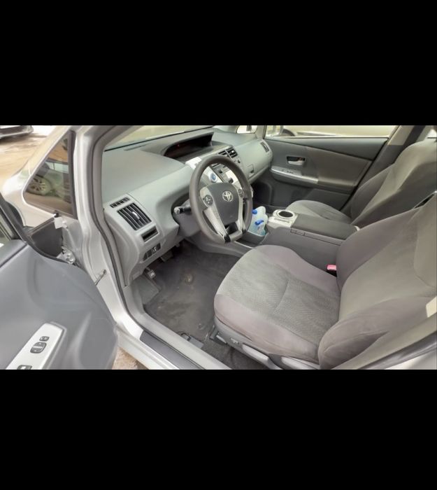 Аренда авто Toyota Prius / Prius V Гибрид, аренда, прокат, под такси