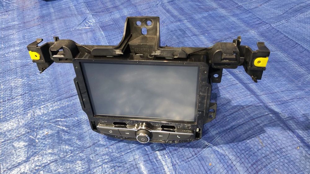 RADIO NAWIGACJA NAVI WYŚWIETLACZ UCHWYT MOCOWANIE 42473838 555343750 OPEL CORSA E