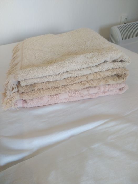 Полотенце махровое в пастельных тонах