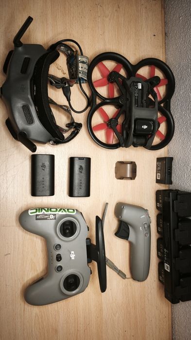 DJI avata com 4 baterias + 2 baterias para os óculos.