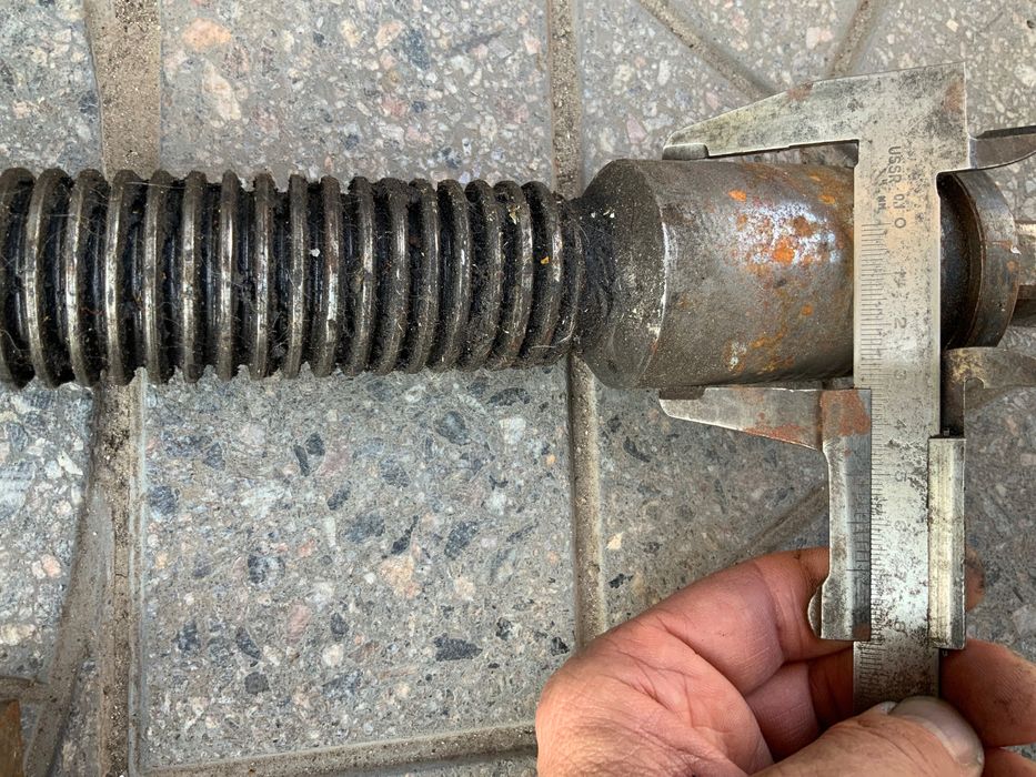 Вал для фрезерных тисков 320мм