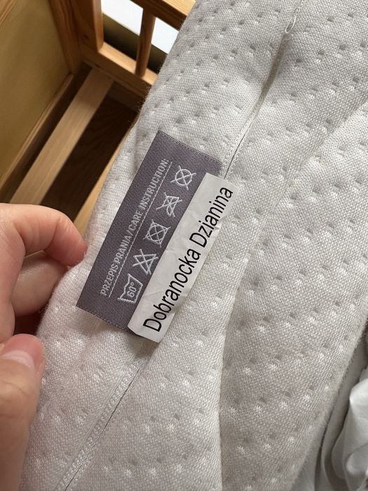 Łóżko sosnowe i materac Hilding Dobranocka 70x140 bliźniaki