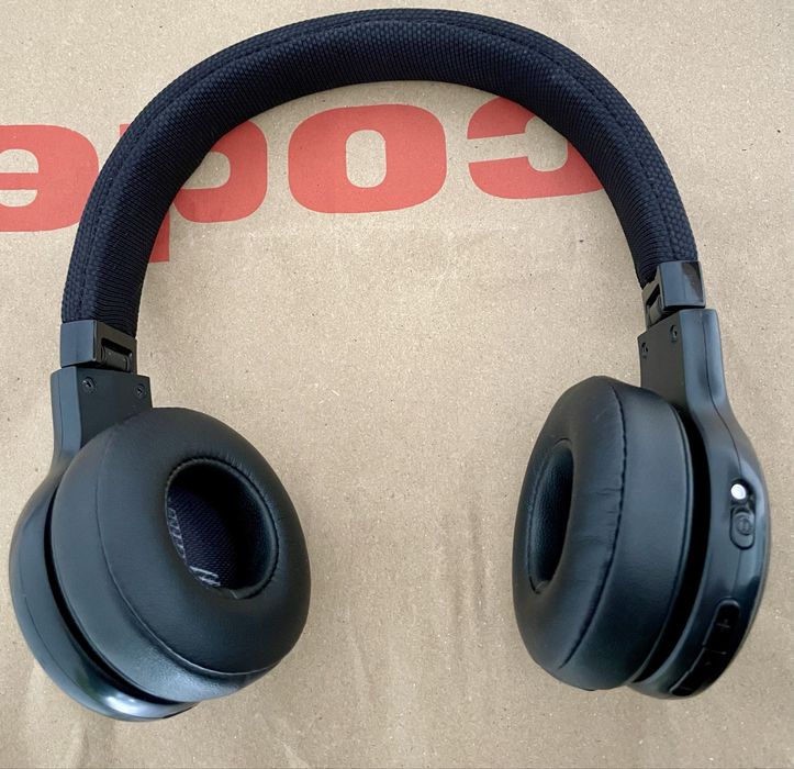 Auscultadores Bluetooth JBL E45 BT - Preto