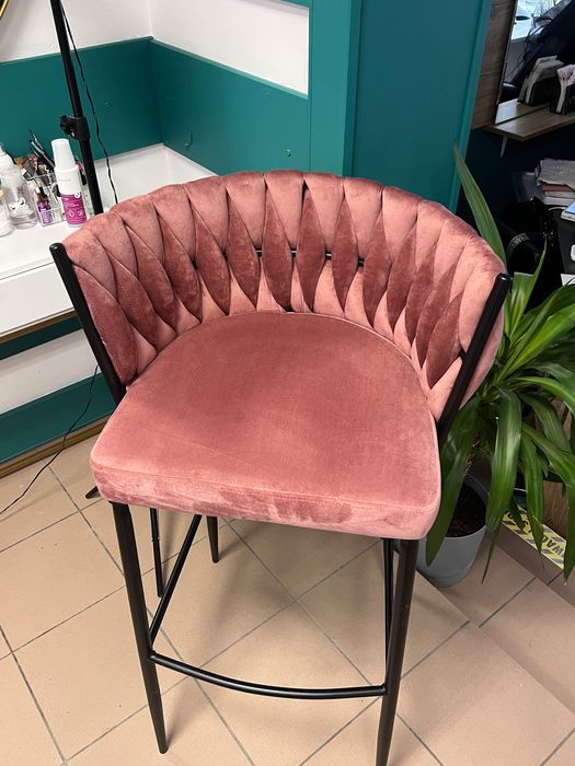 Hoker Loft Różowy Welurowy Barowy Z Oparciem
