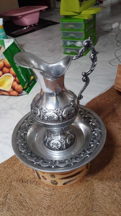 Tin decorative item