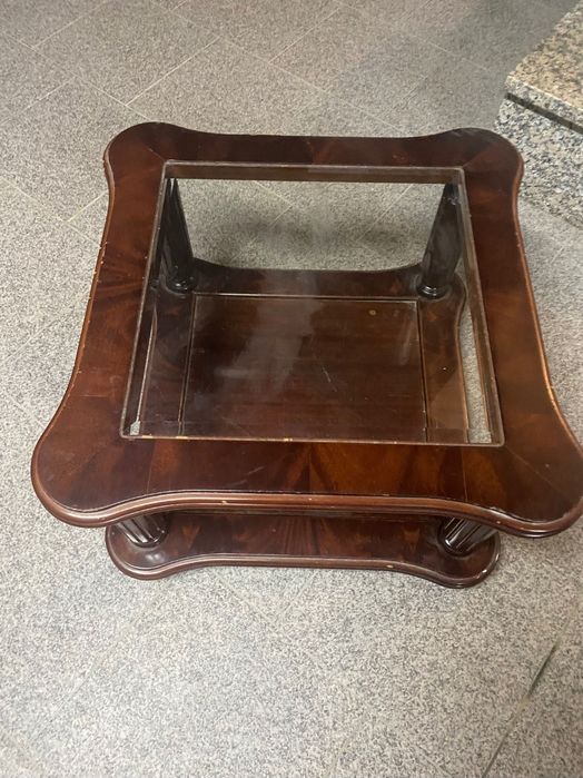 Mesa de Centro Clássica em Madeira e Vidro