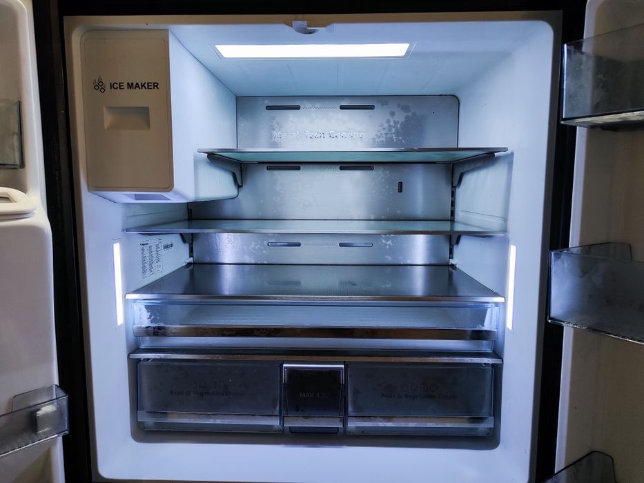 Холодильник Side By Side Hisense RQ760N4AFF No Frost