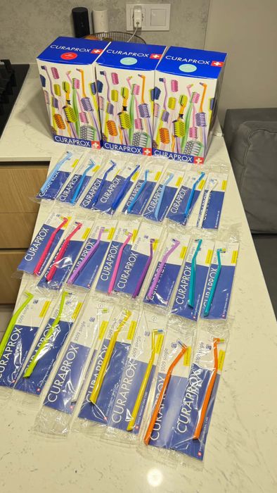 Зубні щітки Монопучки CURAPROX 1006 Single / 1009 Single