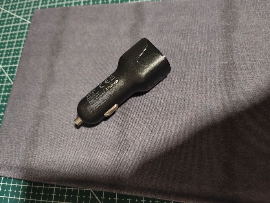 Ładowarka samochodowa USB