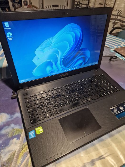 ASUS i3 - Ssd 240 Gb. 8 Gb. Ram. Nvidia Windows 11 e office