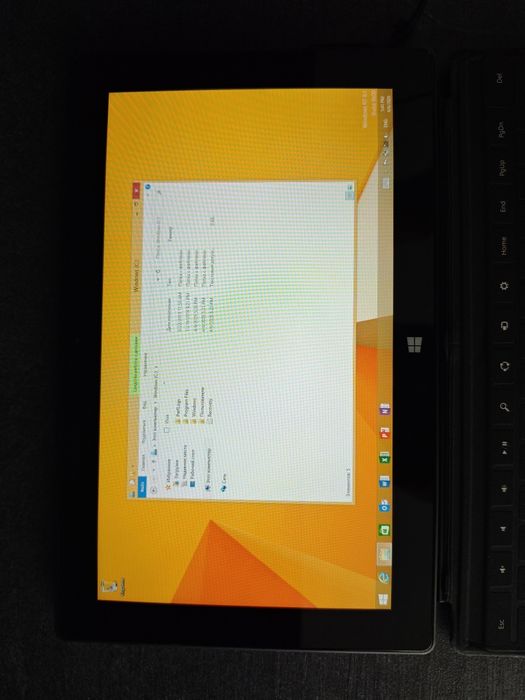 Планшет Microsoft Surface RT 32GB + клавіатура-чохол