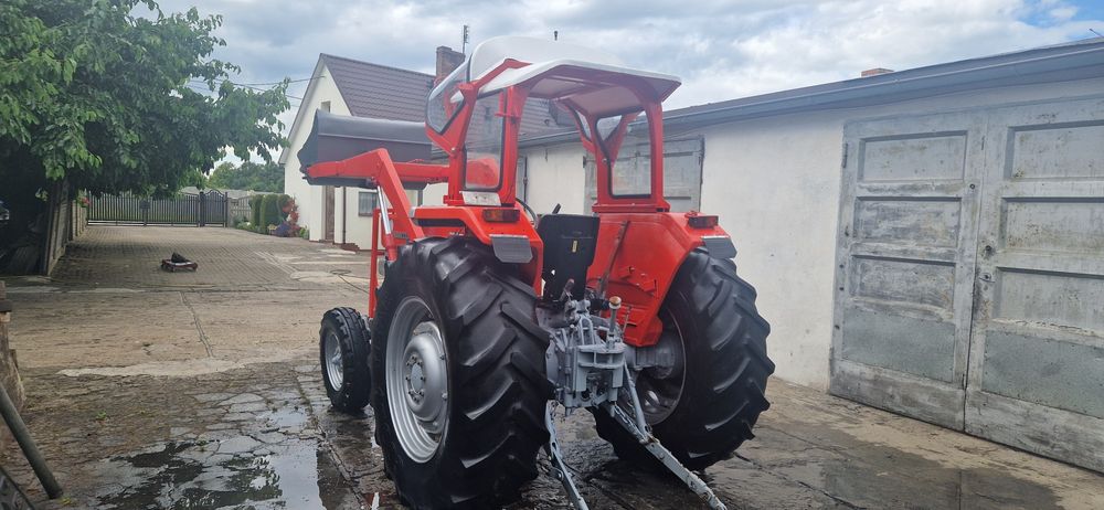 Ciągnik rolniczy massey ferguson