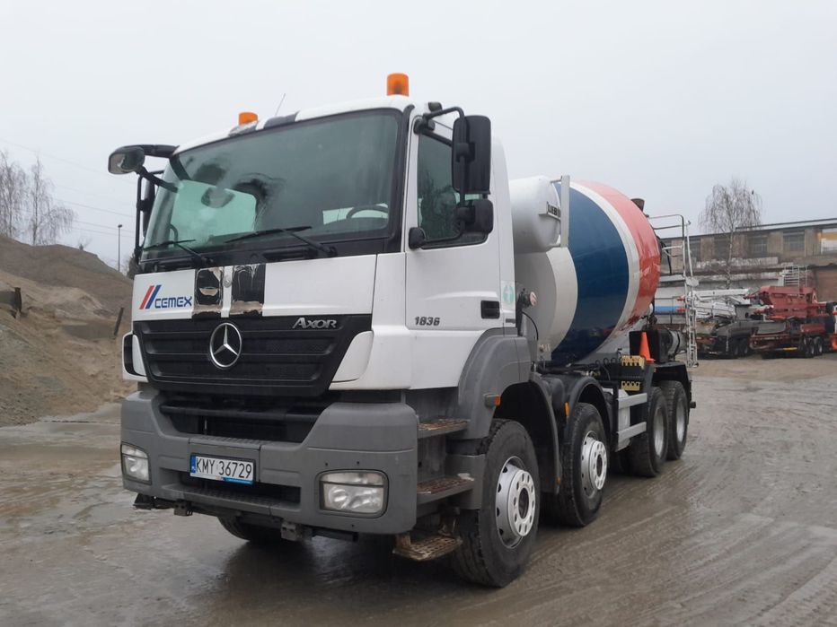 Mercedes-Benz AXOR  Betoniarka Mercedes - Benz 2010 LIEBHERR 9M Betonomieszarka