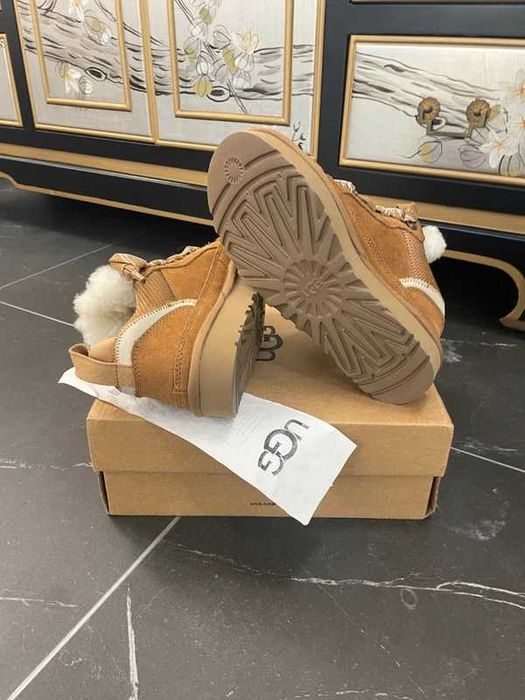 UGG Lowmel Sand r.38