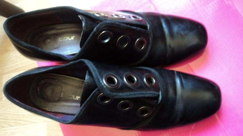 Кожа:Туфли весна/осень,очень красивые в отл. состоянии 38 разм