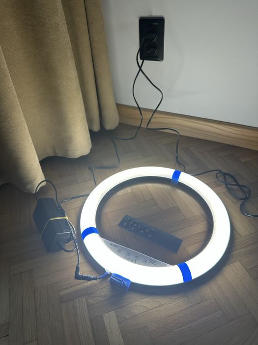 Лампа кільцева зі штативом