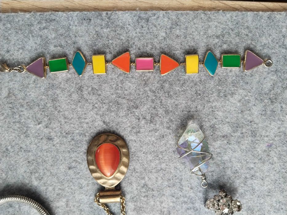 Вінтажні брошки кулон браслет ланцюжки Avon Sarah Cov