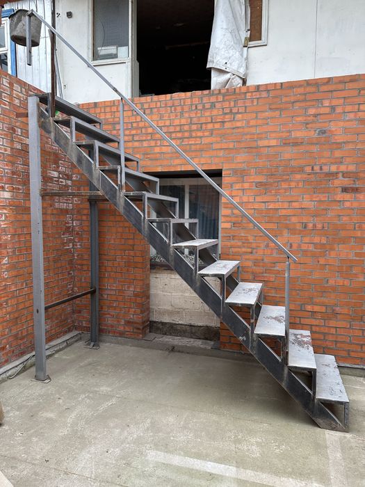 Сходи металеві Лестница