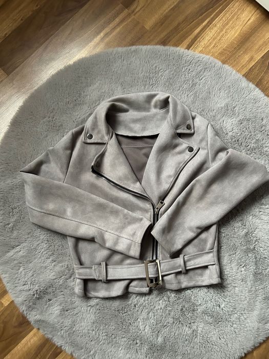 Szara ramoneska z paskiem