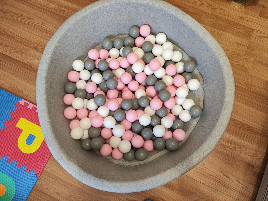 Basen z piłeczkami