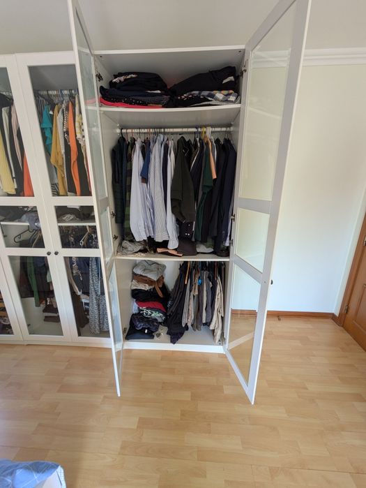 Roupeiro modular IKEA:  3 módulos com portas de vidro