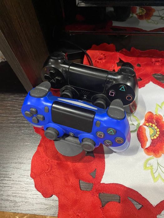 Продам Ps4 1000gb