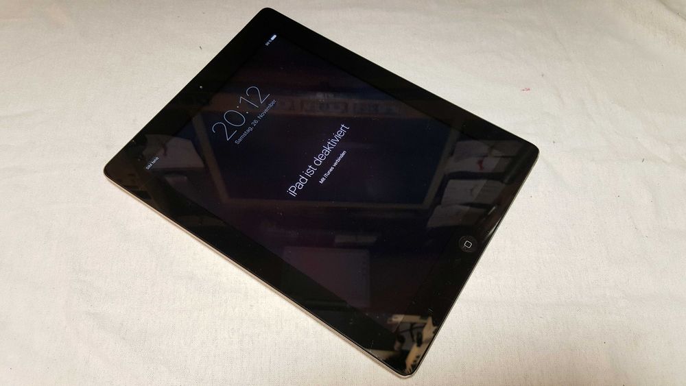 Apple  I Pad Model A1430 - zablokowany