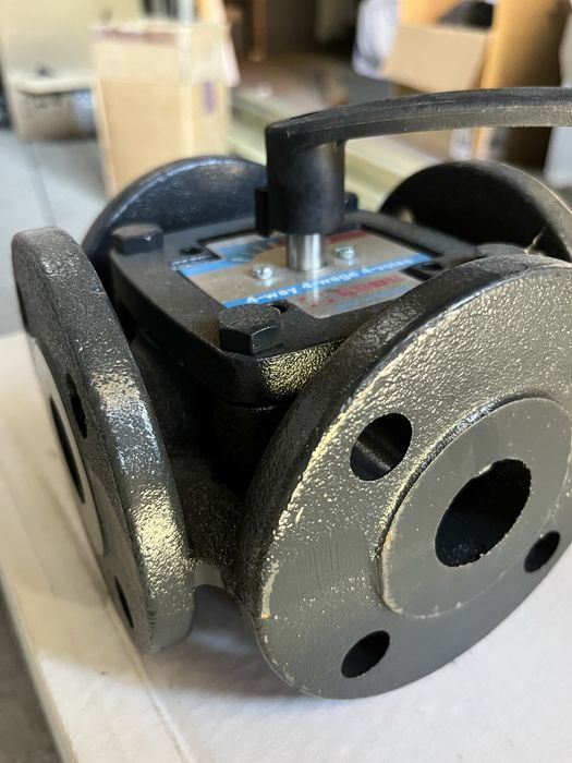 Zawór ESBE żeliwny kołnierz. 4F DN32