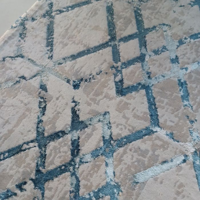 Vendo tapete poliester azul 1,60×2,30. Como novo.