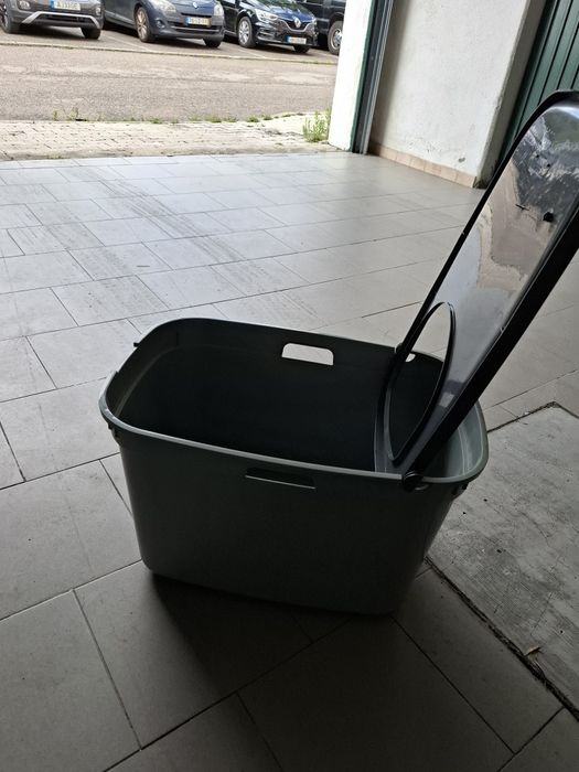 Caixa de areia vertical praticamente nova