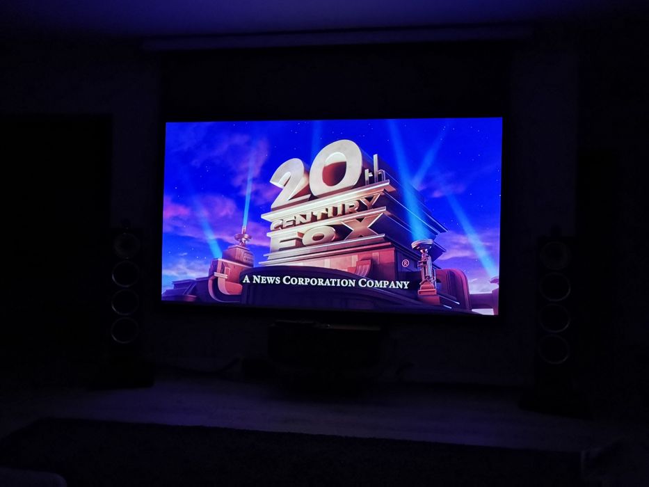 Epson EH-TW9200 e tela Lumene Embassy electrica