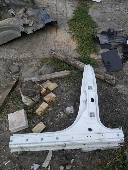 jeep Cherokee kl usa центральная стойка левая порог кузов в наличии