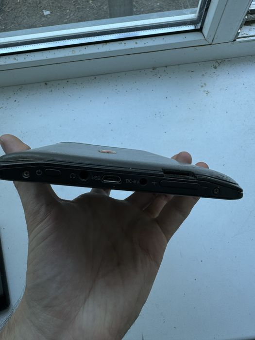 Планшет та телефон