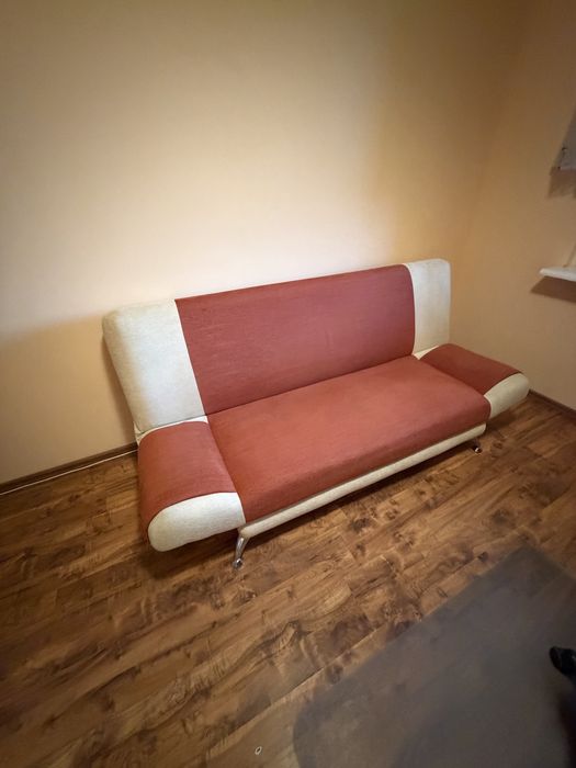 Kanapa rozkładana z pojemnikiem na pościel – sofa 3-osobowa